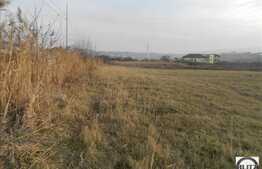 3000 mp cu front stradal de 21 m! Toate utilitatile la front!