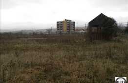 Teren de vanzare 700 mp, front 20 ml, zona Borhanci, gaz si curent la front