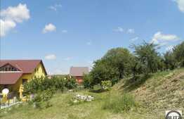 Vanzare teren 903 mp, front 11.37 ml, cu priveliste, toate utilitatile la front