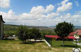 Vanzare teren 903 mp, front 11.37 ml, cu priveliste, toate utilitatile la front