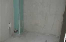 Apartament  de vanzare cu 3 camere,  86 mp, 1 garaj