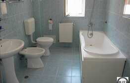 Apartament  de vanzare cu 3 camere,  86 mp, 1 garaj