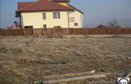 Teren de 887 mp in zona de case!