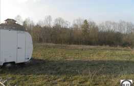 Teren de vanzare 1637 mp cu front de 52 ml. Utilitati la 100 ml