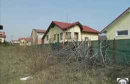 Vanzare teren, 1200 mp, front 35 ml, acces pe drum privat, zona linistita!