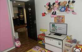 De vanzare 3 camere, 67 mp, balcon! Complet mobilat! Zona strazii Florilor!