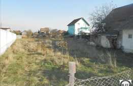 Teren de vanzare, 900 mp, cu front de 16 ml, ideal pentru constructia unui bloc!