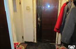 De vanzare apartament 3 camere, semidecomandat, 60 mp utili, zona Piata Hermes