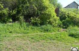 Teren de vanzare, 1365 mp, front stradal 14 ml, zona linistita de case si vile