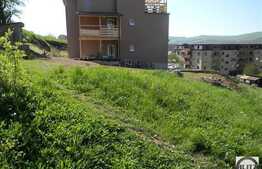 Teren de vanzare, 1365 mp, front stradal 14 ml, zona linistita de case si vile