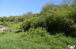 Teren de vanzare, 1365 mp, front stradal 14 ml, zona linistita de case si vile