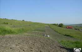 Vanzare teren 4700 mp, 2 fronturi, zona linistita, nou dezvoltata