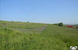 Vanzare teren 4700 mp, 2 fronturi, zona linistita, nou dezvoltata