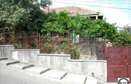 De vanzare teren 402 mp + constructie demolabila