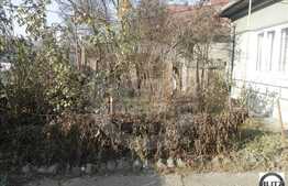 Teren de vanzare, 900 mp cu front stradal de 17 m, toate utilitatile pe teren!