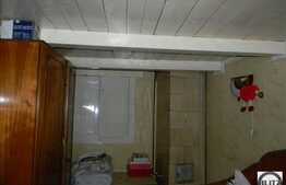 Apartament de vanzare cu 2 camere, curte comuna, zona Facultatii de Litere