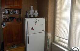 Apartament de vanzare cu 2 camere, curte comuna, zona Facultatii de Litere