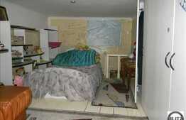 Apartament de vanzare cu 2 camere, curte comuna, zona Facultatii de Litere