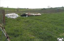 Vanzare 700 mp teren cu front de 53 ml, POT 35%, CUT 0.9