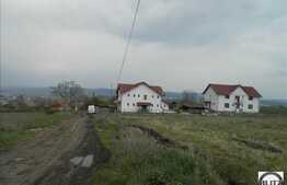 Vanzare 700 mp teren cu front de 53 ml, POT 35%, CUT 0.9