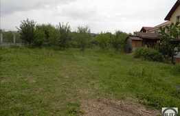 Teren 1000 mp, zona linistita de case si vile
