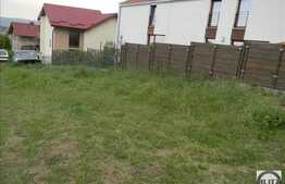 Teren 1000 mp, zona linistita de case si vile