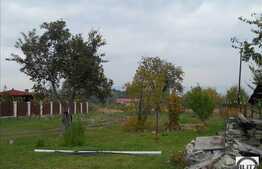 Vanzare teren 400 mp cu front 19 ml