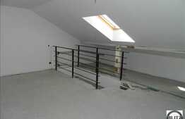 De vanzare apartament 3 camere, cu scara interioara, 70 mp utili