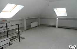 De vanzare apartament 3 camere, cu scara interioara, 70 mp utili