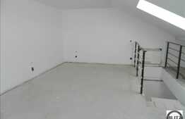 De vanzare apartament 3 camere, cu scara interioara, 70 mp utili