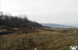 Teren de vanzare in zona linistita, 620 mp cu front la 2 strazi!