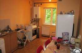 Apartament 3 camere, 65 mp utili, cu boxa la subsol, zona linistita