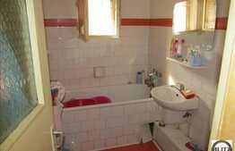 Apartament 3 camere, 65 mp utili, cu boxa la subsol, zona linistita