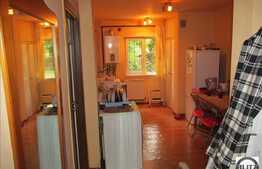 Apartament 3 camere, 65 mp utili, cu boxa la subsol, zona linistita