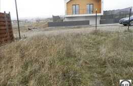 De vanzare 800 mp teren, front de 17 ml, POT 35%, PUZ si PUD