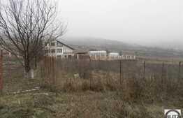 De vanzare teren in zona de case, 2300 mp cu front la 2 strazi!