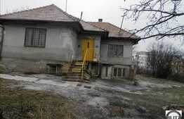 Teren cu casa demolabila, 1700 mp, front 20 ml, toate utilitatile