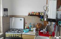 1 camera de vanzare in zona Campului!