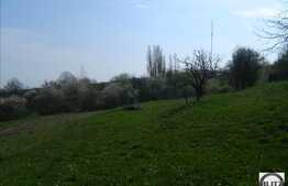 Teren de vanzare 1100 mp, front 25 ml, cu priveliste deosebita, POT 35 % CUT 0.9