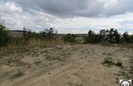 Vanzare teren 1014 mp, utilitati la front, zona linistita!