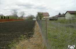 Teren de vanzare 1700 mp, front 21 ml, apa + canalizare la front, zona linistita