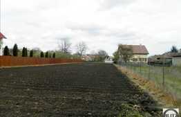 Teren de vanzare 1700 mp, front 21 ml, apa + canalizare la front, zona linistita