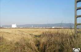 Teren 17471 mp, front 113 ml la 25 km de Cluj-Napoca!