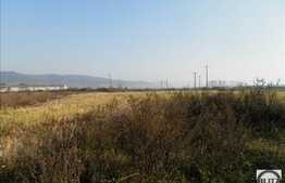 Teren 17471 mp, front 113 ml la 25 km de Cluj-Napoca!
