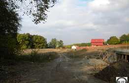 Zona plina de verdeata si aer curat. Acces usor.