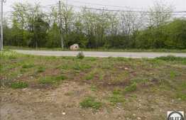 3000 mp teren de vanzare in Borhanci, front de 18 ml la strada principala