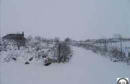 Vanzare teren, pozitie deosebita, 900 mp cu front de 21 ml