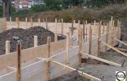 Vanzare teren 630 mp, cu front 19 ml, constructie inceputa P+E, 138 mp utili