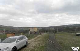 Teren de vanzare 1000 mp, cu front de 20 ml, POT 35% CUT 0.9. Zona linistita!