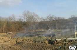 Teren 3000 mp, front stradal 42 ml, utilitati la front, acces pe drum privat!